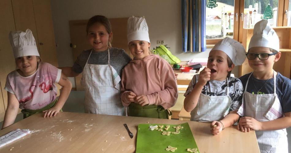Weihnachtsbäckerei 9.12.2019
